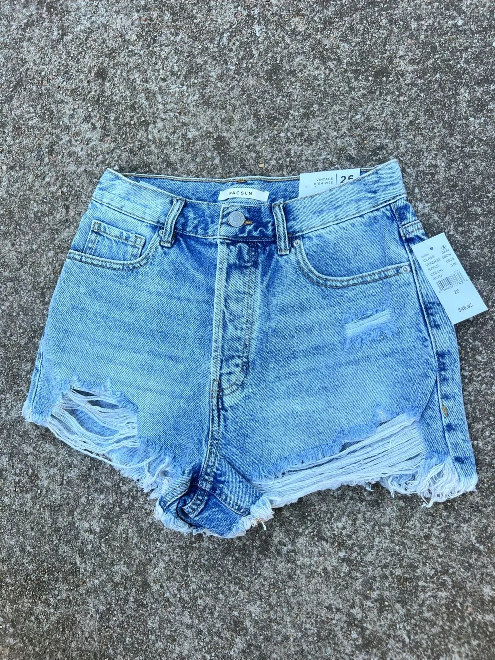 NWT PacSun Vintage High Rise Distressed Medium Wash Denim Shorts Frayed Size 26